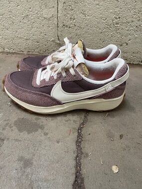 Nike Plum Purple Tennis Shoes